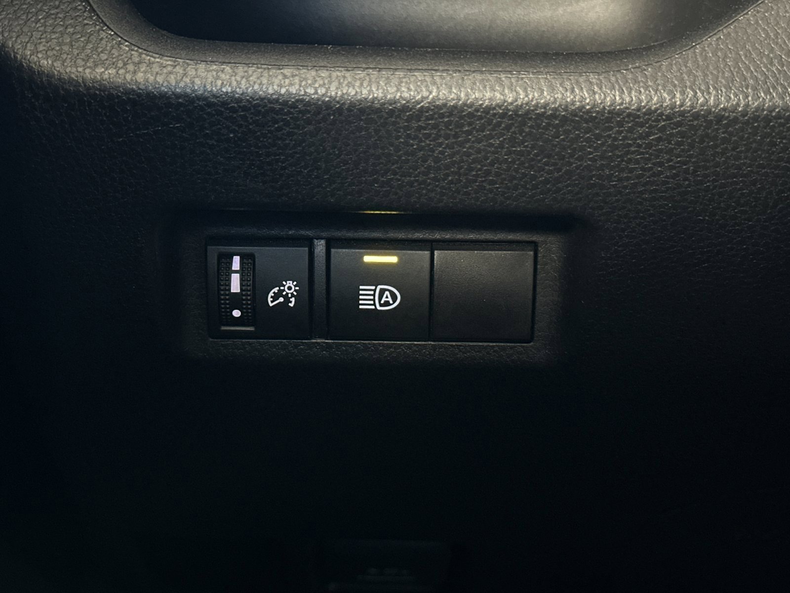 Used 2024 Toyota RAV4 XLE image 27