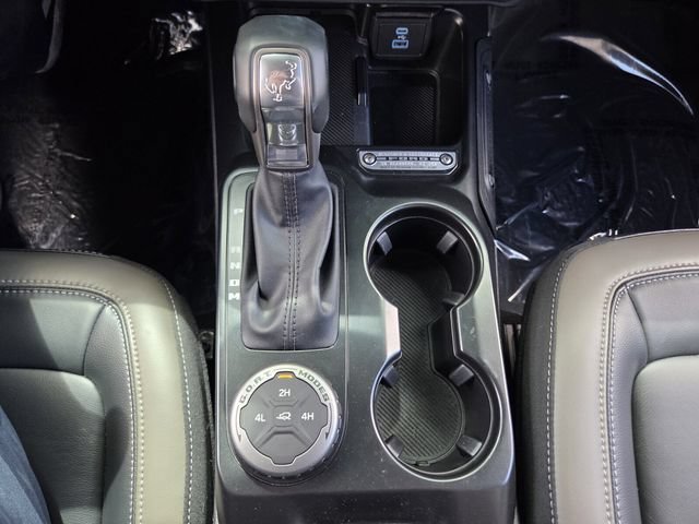 Used 2025 Ford Bronco Outer Banks AWD/4WD image 28