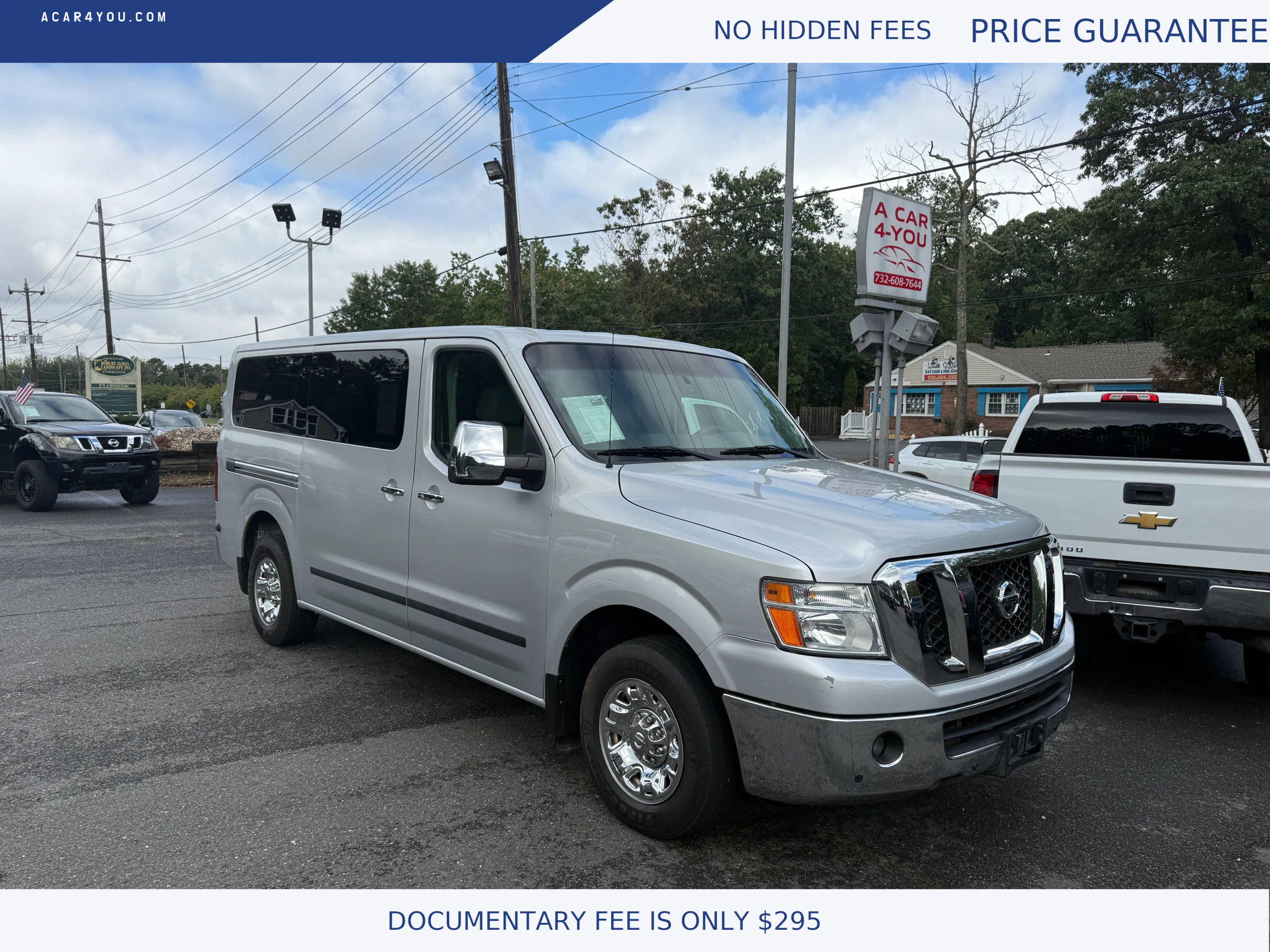 Used 2012 Nissan NV 3500 SL w/ Technology Pkg image 2