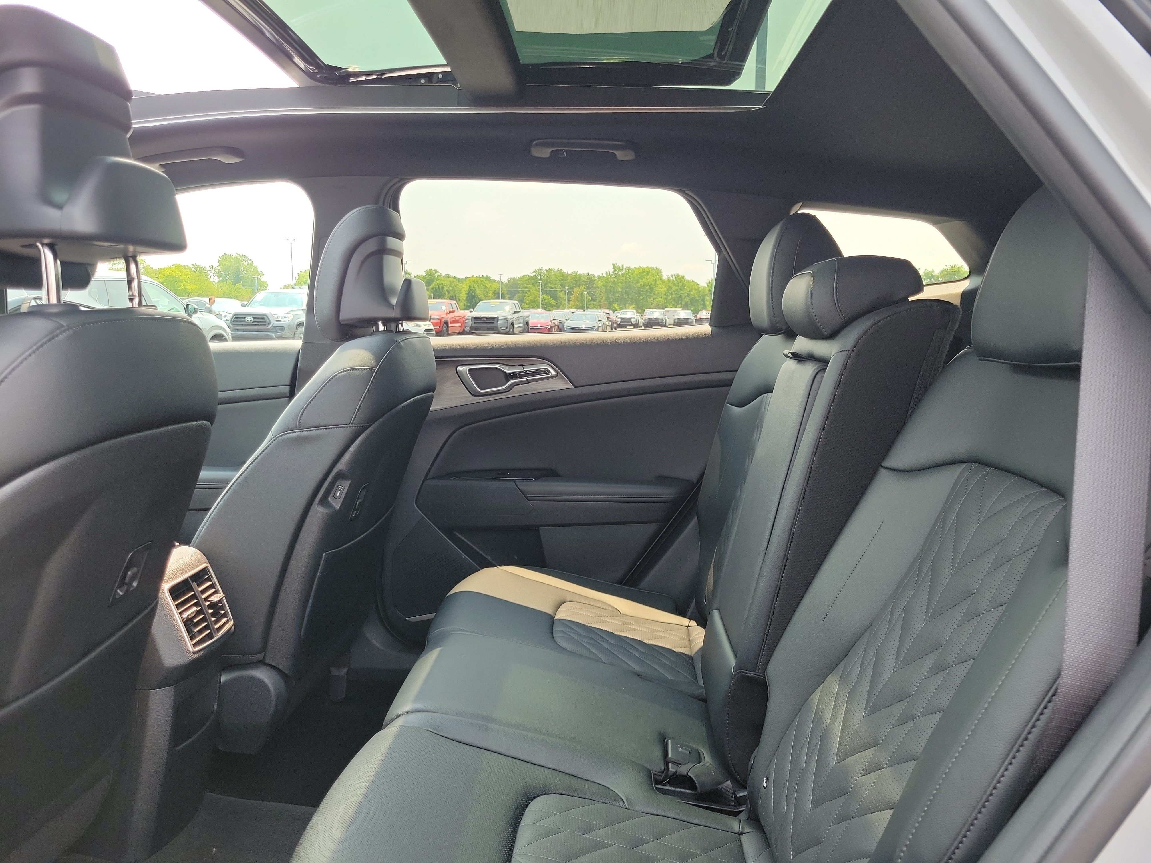 Used 2024 Kia Sportage X-Line w/ X-Line Premium Package AWD/4WD image 11