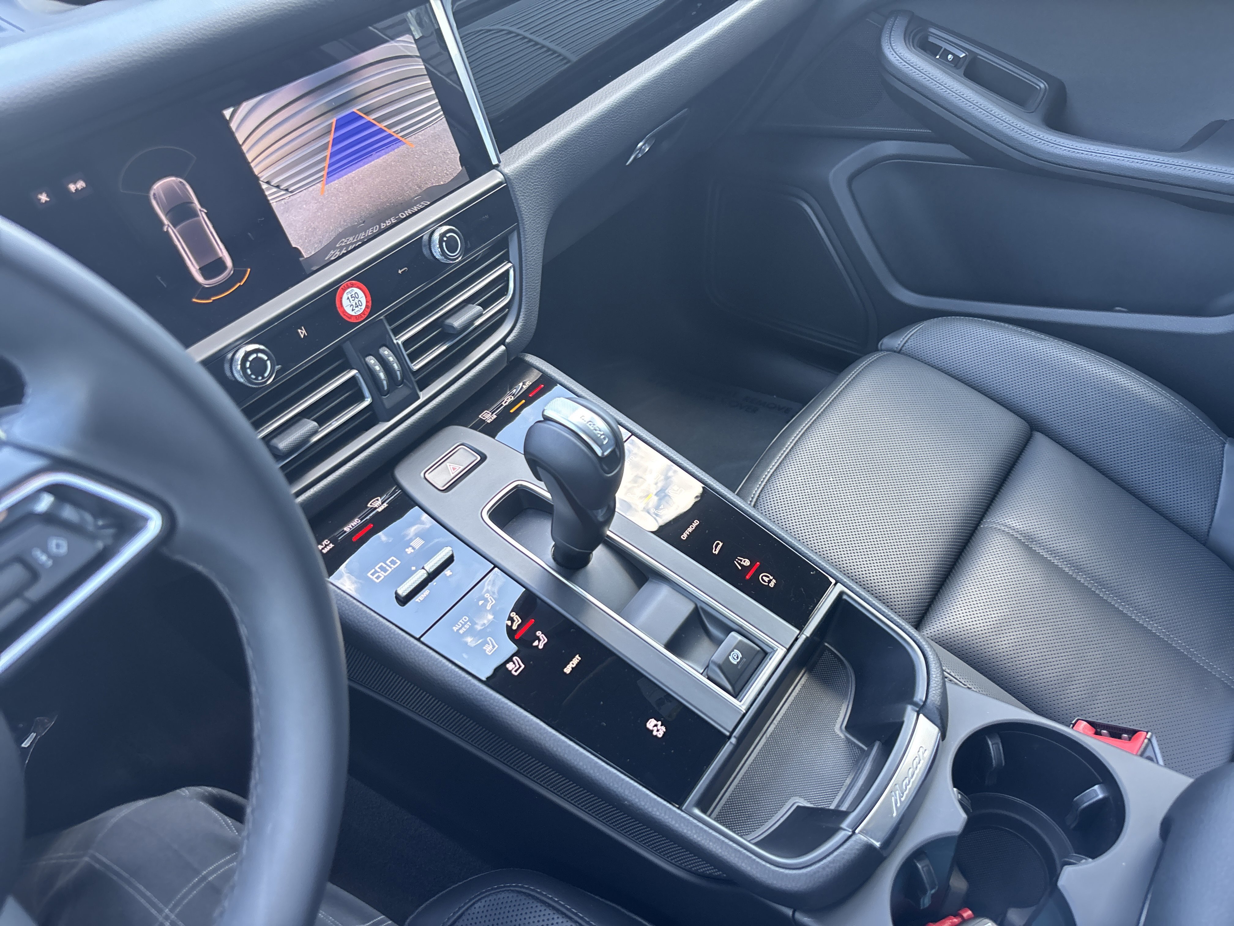 Certified 2025 Porsche Macan image 20