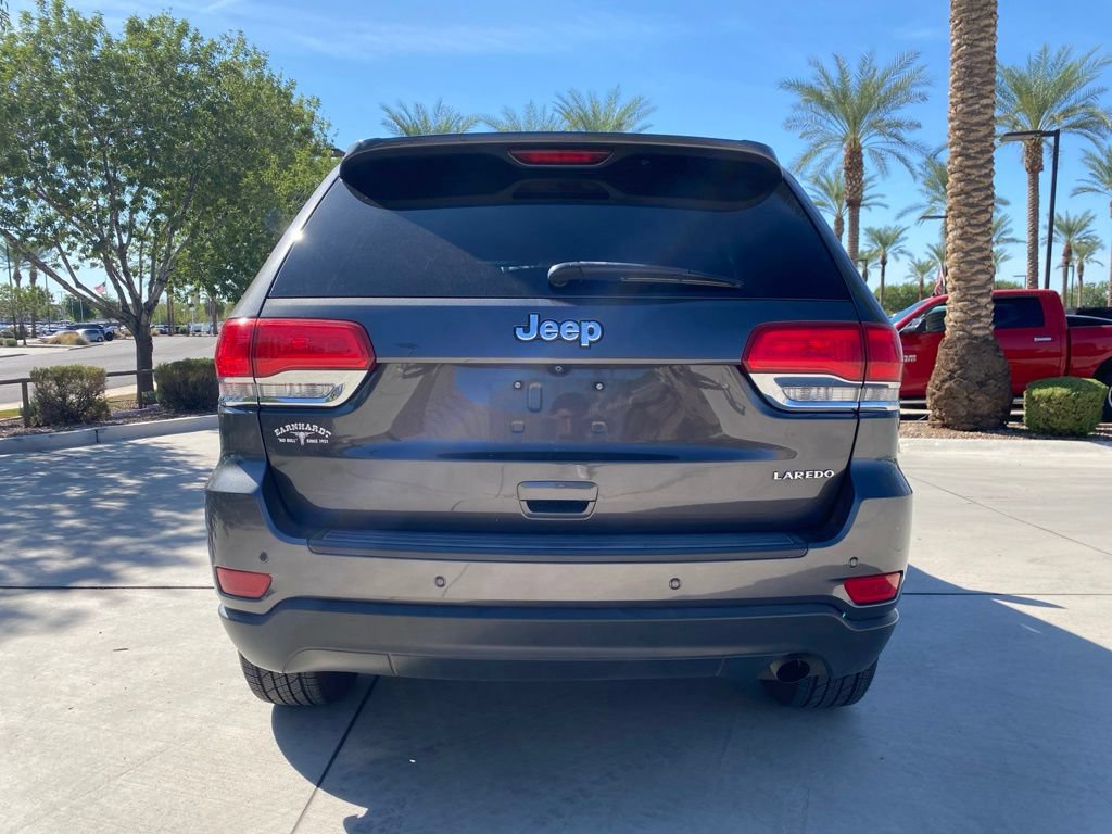 Used 2019 Jeep Grand Cherokee Laredo w/ 18" Wheel & 8.4" Radio Group RWD image 4