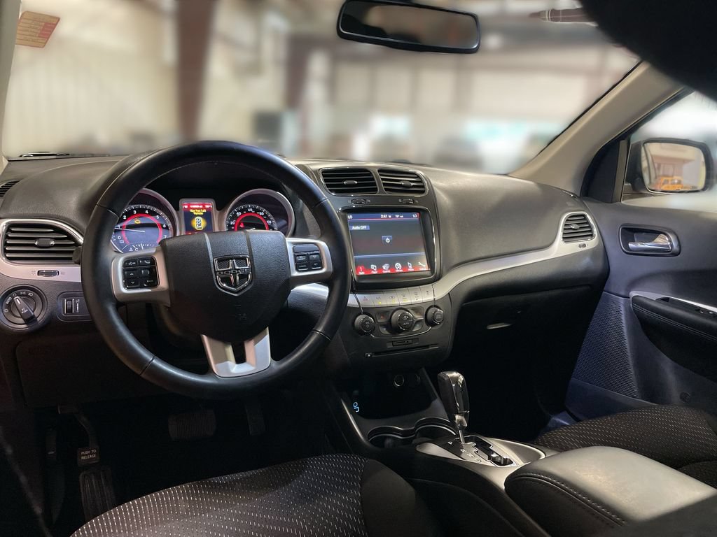Used 2019 Dodge Journey SE FWD image 17