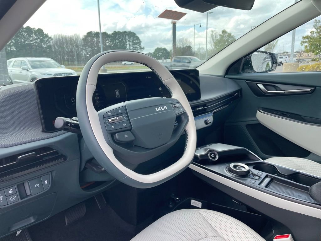 New 2025 Kia EV6 Wind image 10