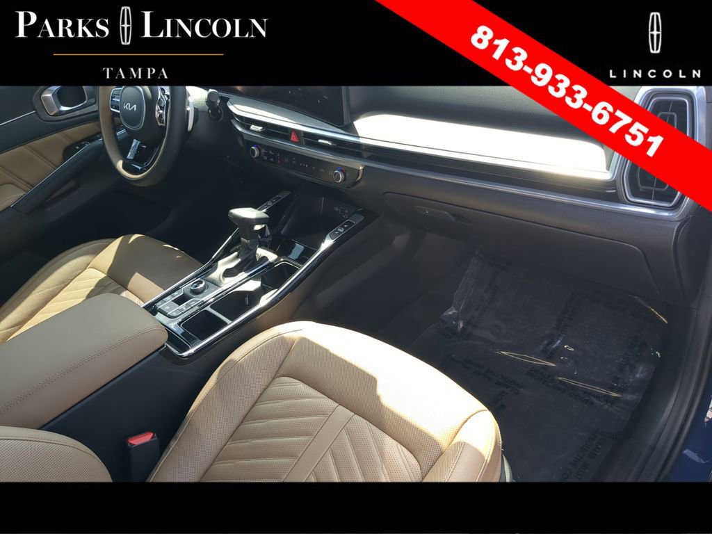Used 2024 Kia Sorento SX Prestige w/ Olive Brown Leather Package image 11
