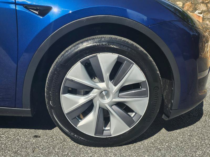 Used 2023 Tesla Model Y Long Range AWD/4WD image 17