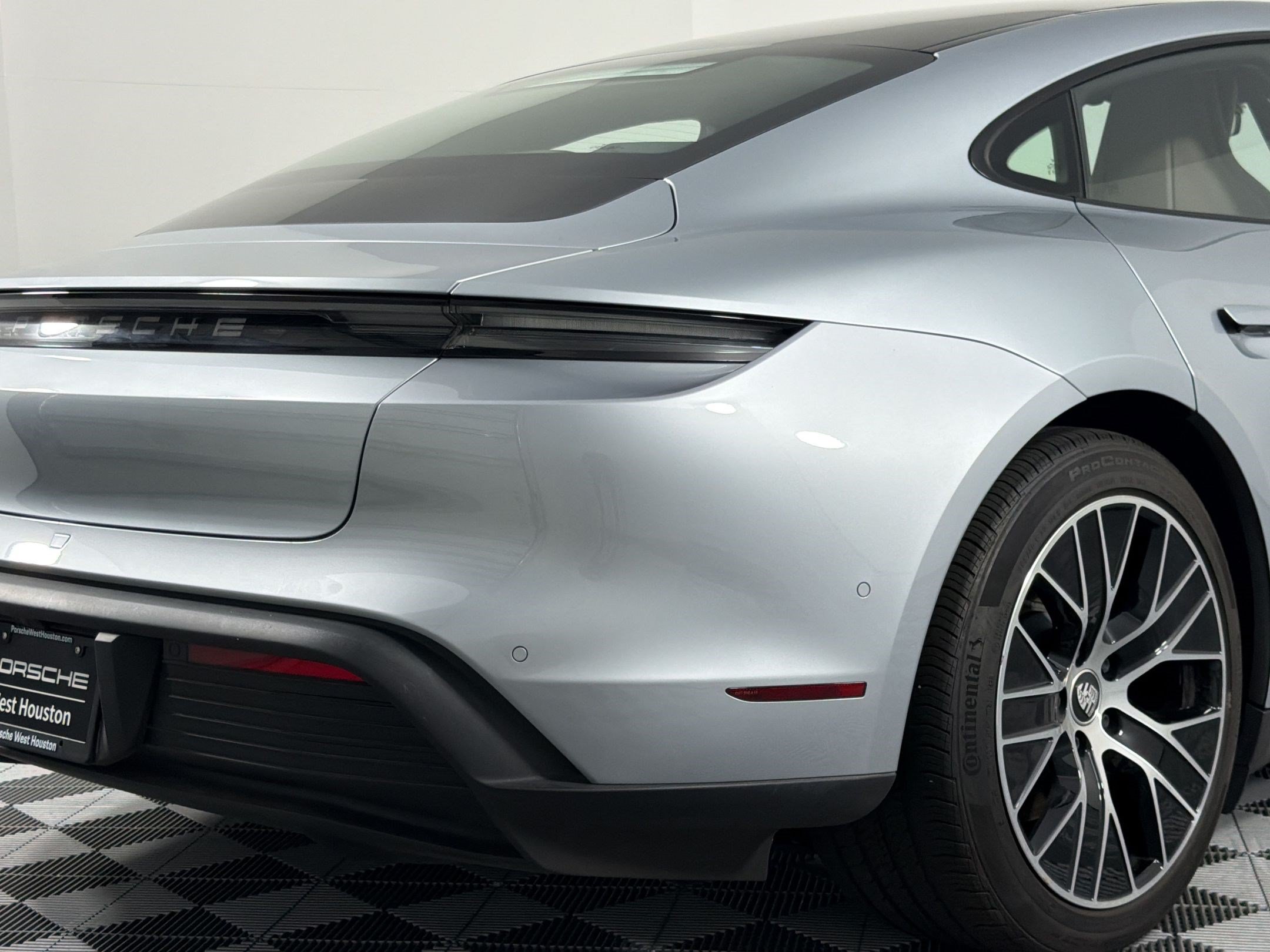 Certified 2022 Porsche Taycan RWD image 10