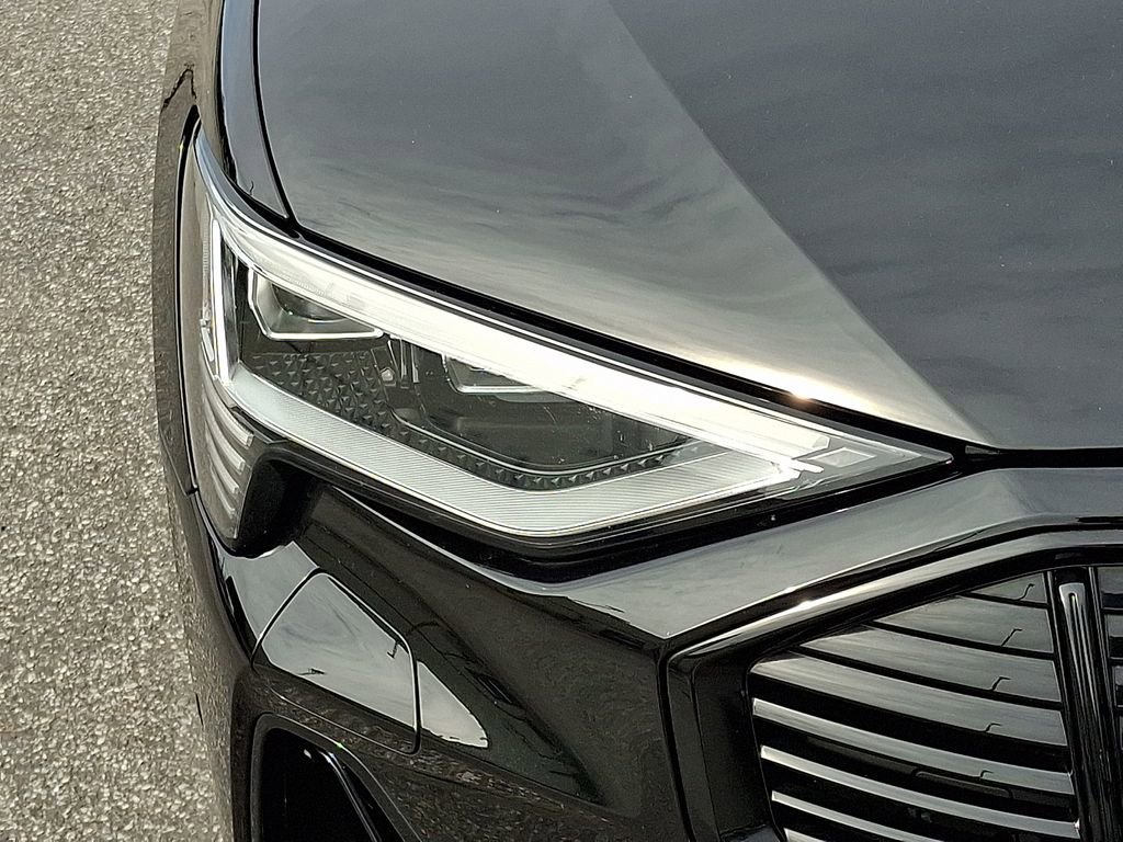 Used 2023 Audi e-tron Premium Plus w/ Premium Plus Package image 9