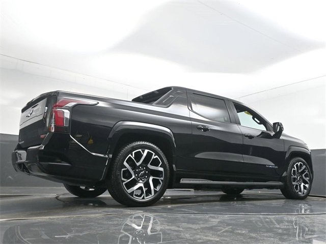 Certified 2024 Chevrolet Silverado EV RST image 32