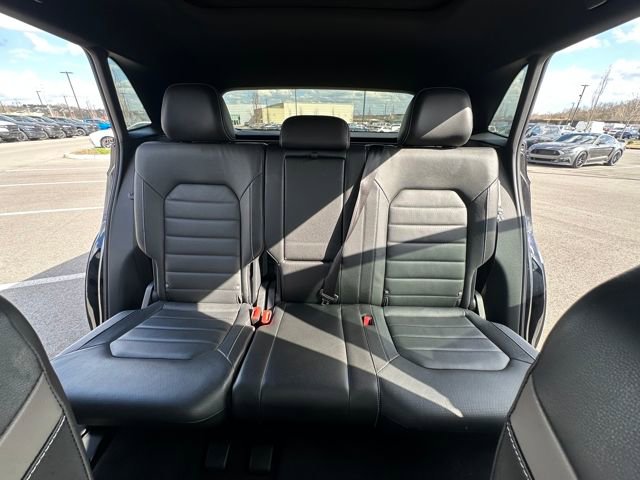 Used 2023 Volkswagen Atlas Cross Sport SEL Premium R-Line image 33