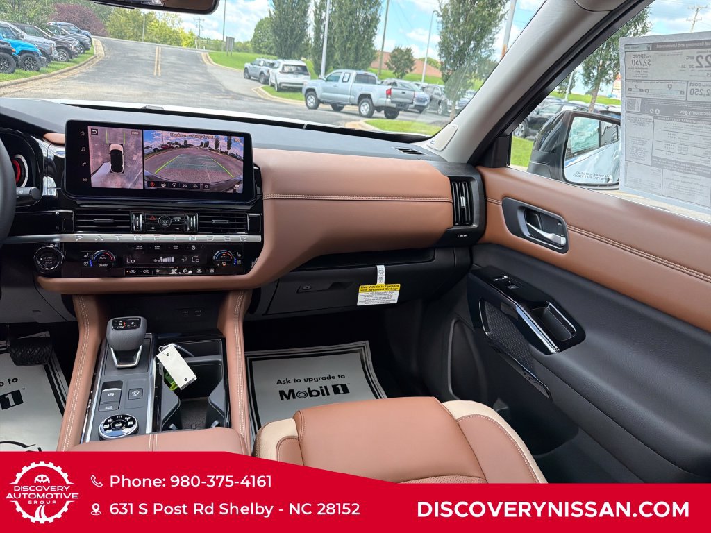 New 2026 Nissan Pathfinder Platinum w/ Lighting Package AWD/4WD image 34