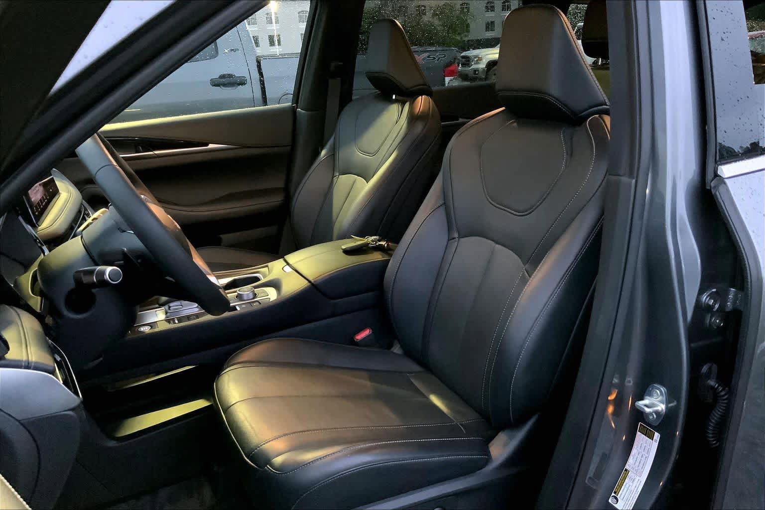 Used 2024 INFINITI QX60 Pure FWD image 8