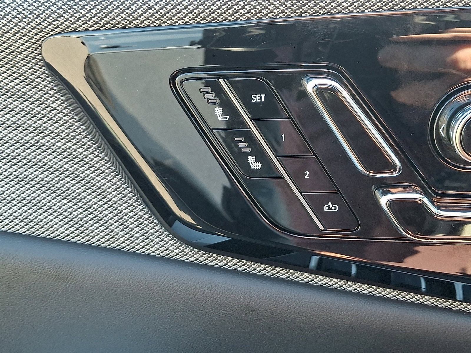 Used 2025 Cadillac Optiq Sport 1 AWD/4WD image 26