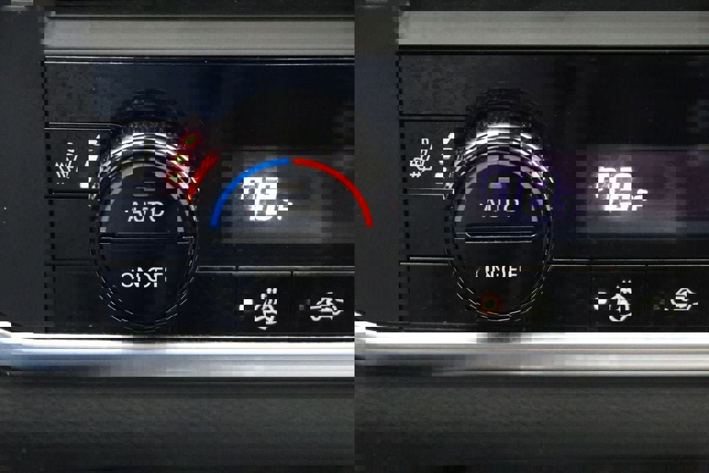 Used 2023 Nissan Rogue SV w/ SV Premium Package image 24