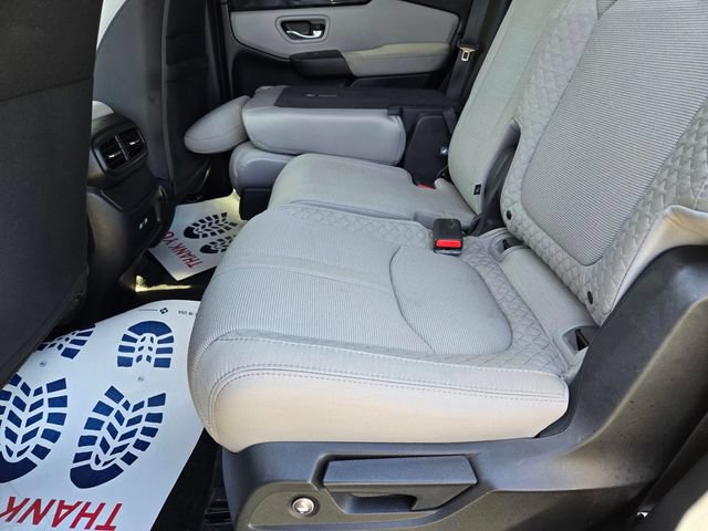 Used 2023 Honda Pilot LX image 10