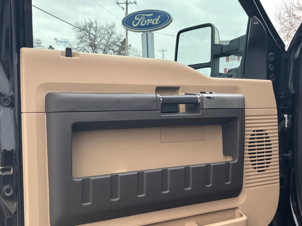 Used 2016 Ford F350 Lariat w/ Chrome Package image 19