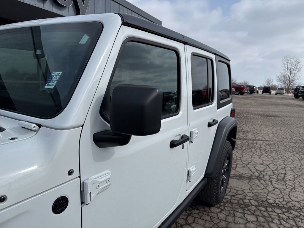 Used 2022 Jeep Wrangler Unlimited Sport image 11