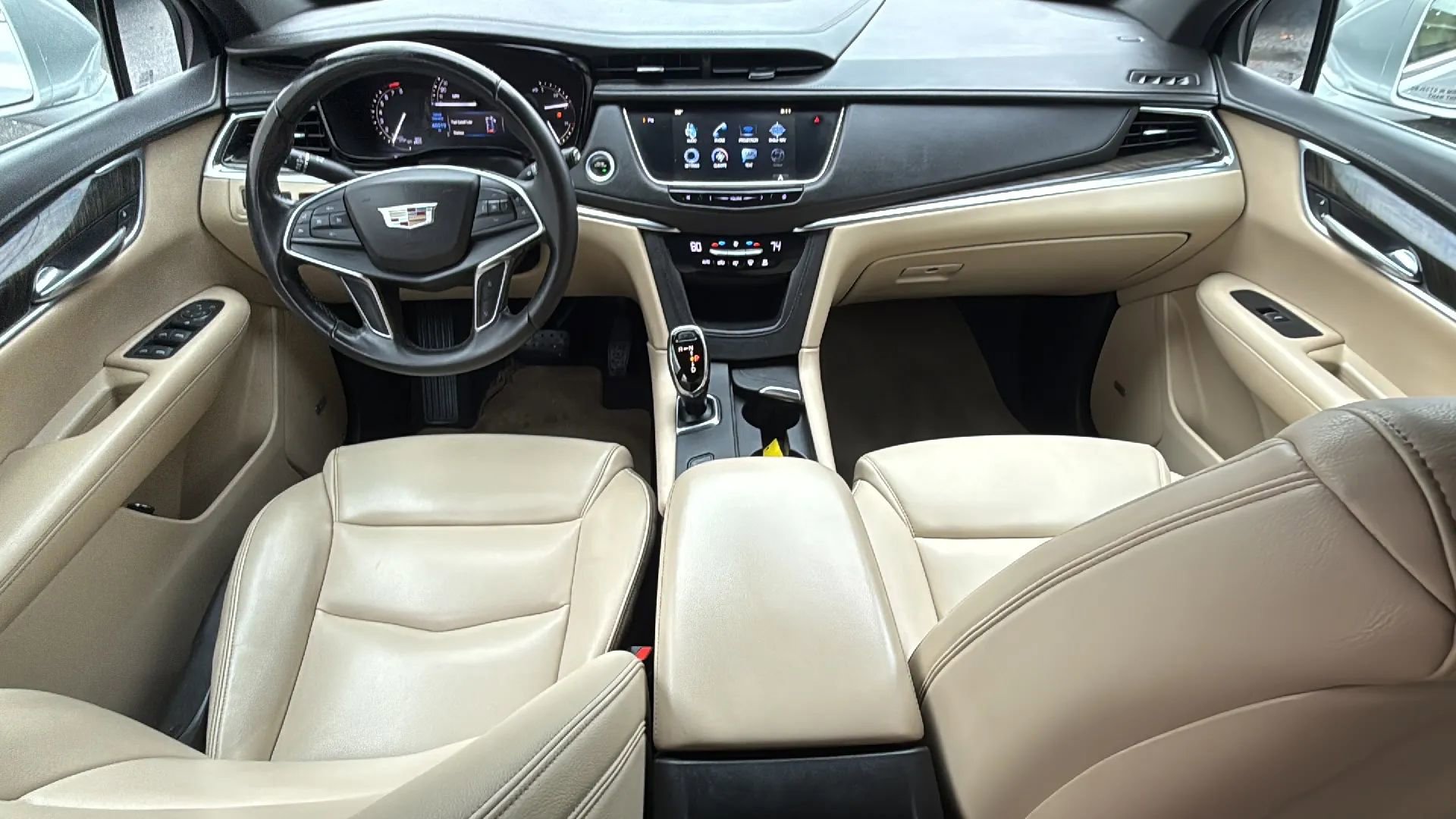 Used 2017 Cadillac XT5 FWD image 30