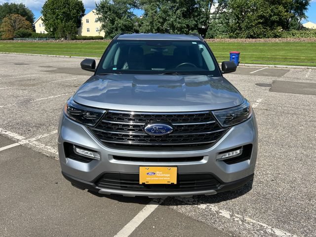 Used 2023 Ford Explorer XLT w/ Equipment Group 202A AWD/4WD image 3