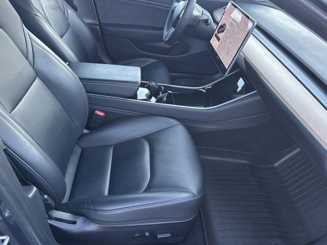 Used 2020 Tesla Model 3 Performance image 17
