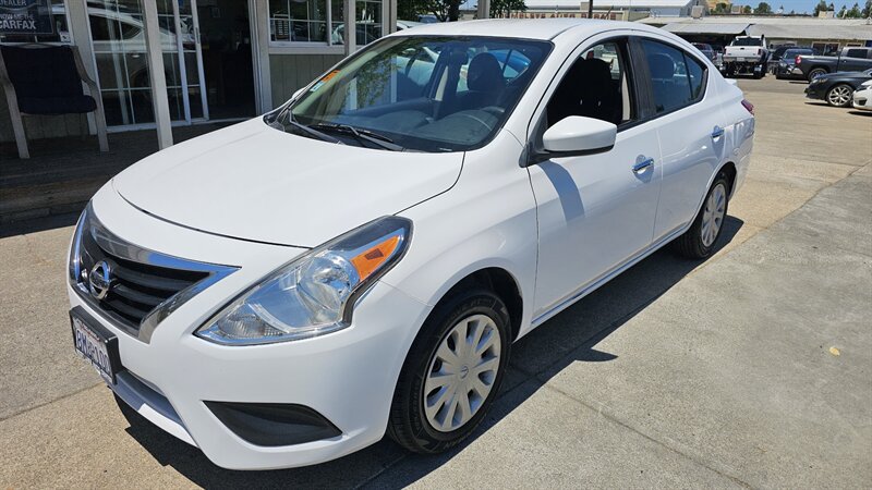 Used 2018 Nissan Versa SV FWD image 1