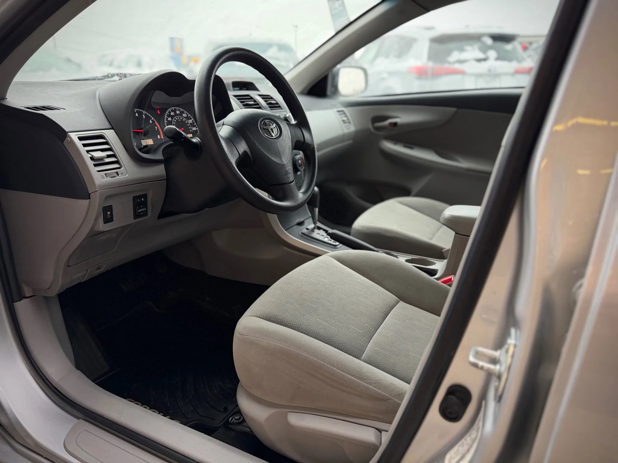 Used 2012 Toyota Corolla L image 8