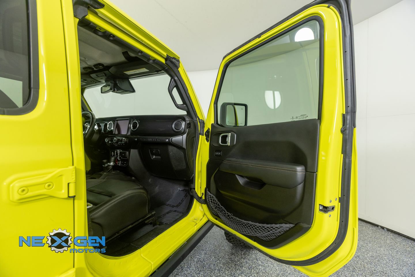 Used 2023 Jeep Wrangler Unlimited Rubicon 392 w/ Xtreme Recon 35" Tire Package AWD/4WD image 37