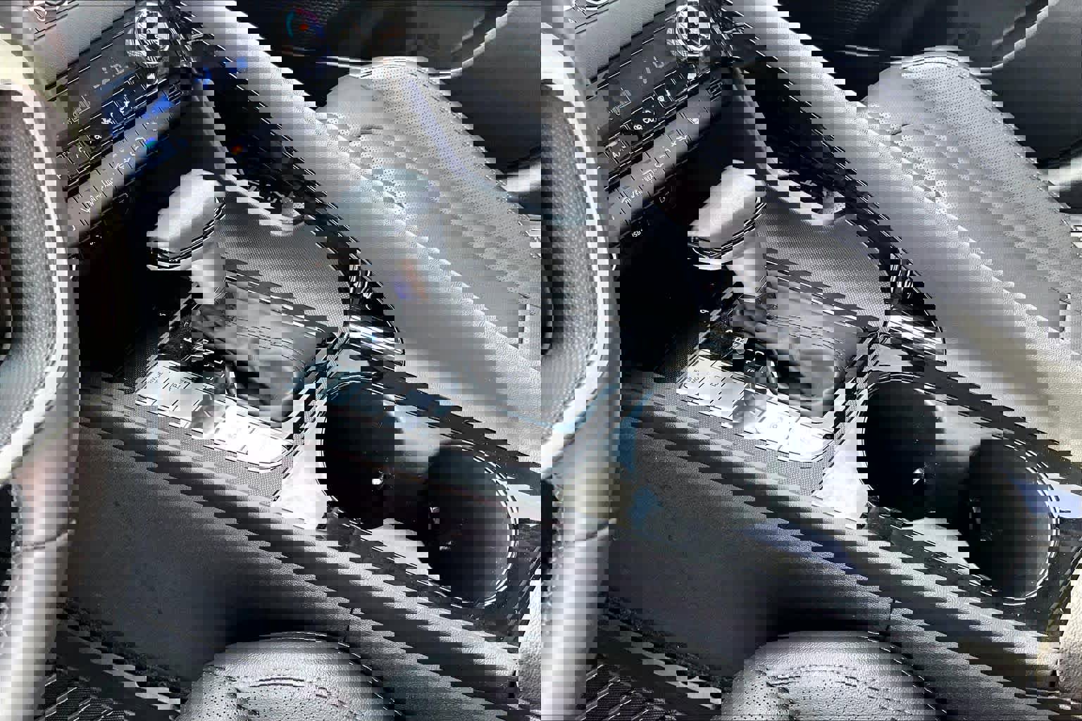 Used 2025 Hyundai Elantra Limited image 15