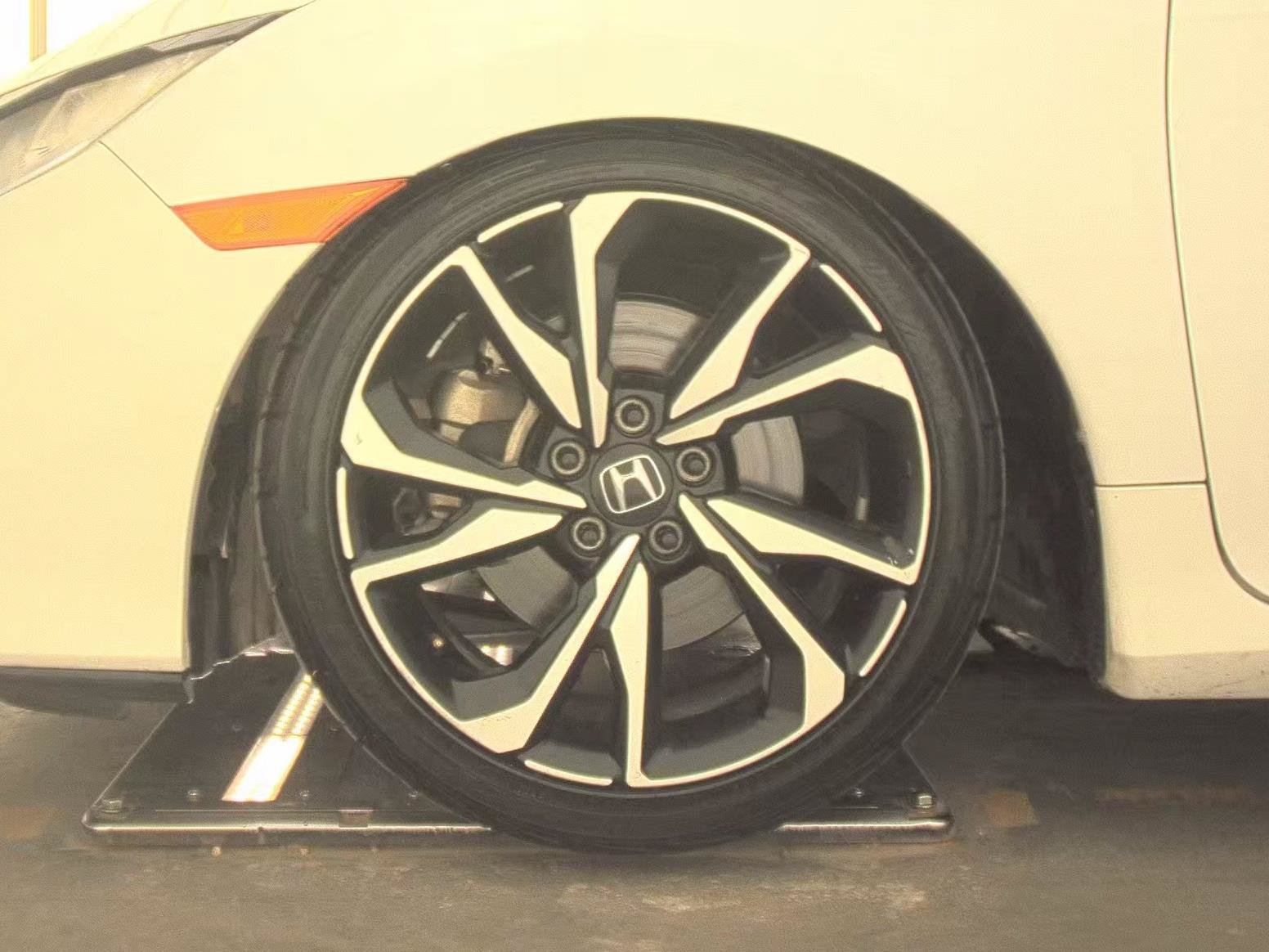 Used 2018 Honda Civic Si image 11