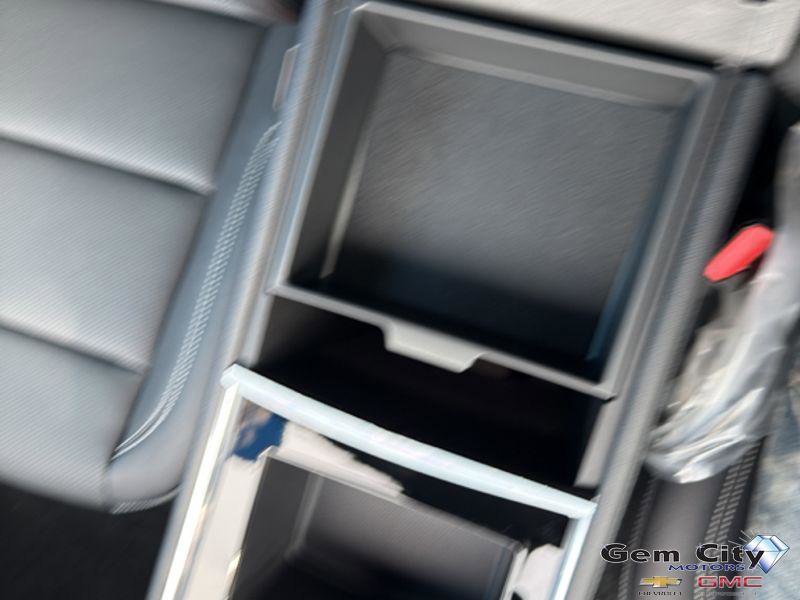 New 2026 Chevrolet Traverse LT w/ Midnight/Sport Edition AWD/4WD image 23