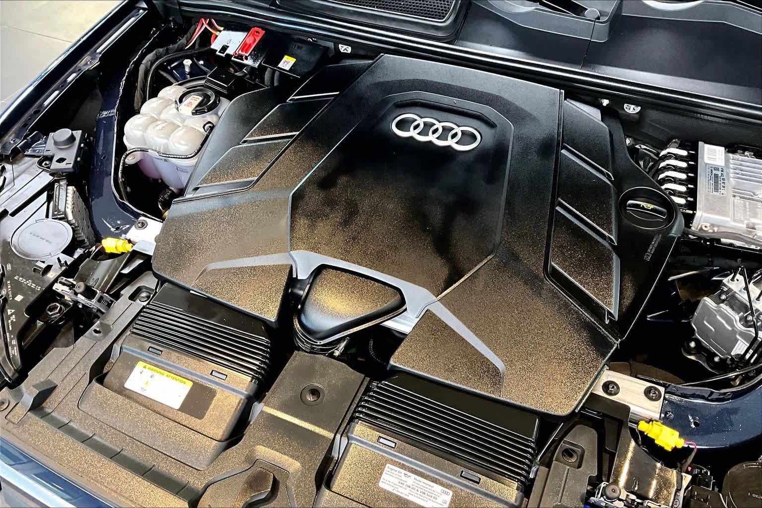 Used 2023 Audi Q7 3.0T Premium Plus w/ Premium Plus Package AWD/4WD image 31