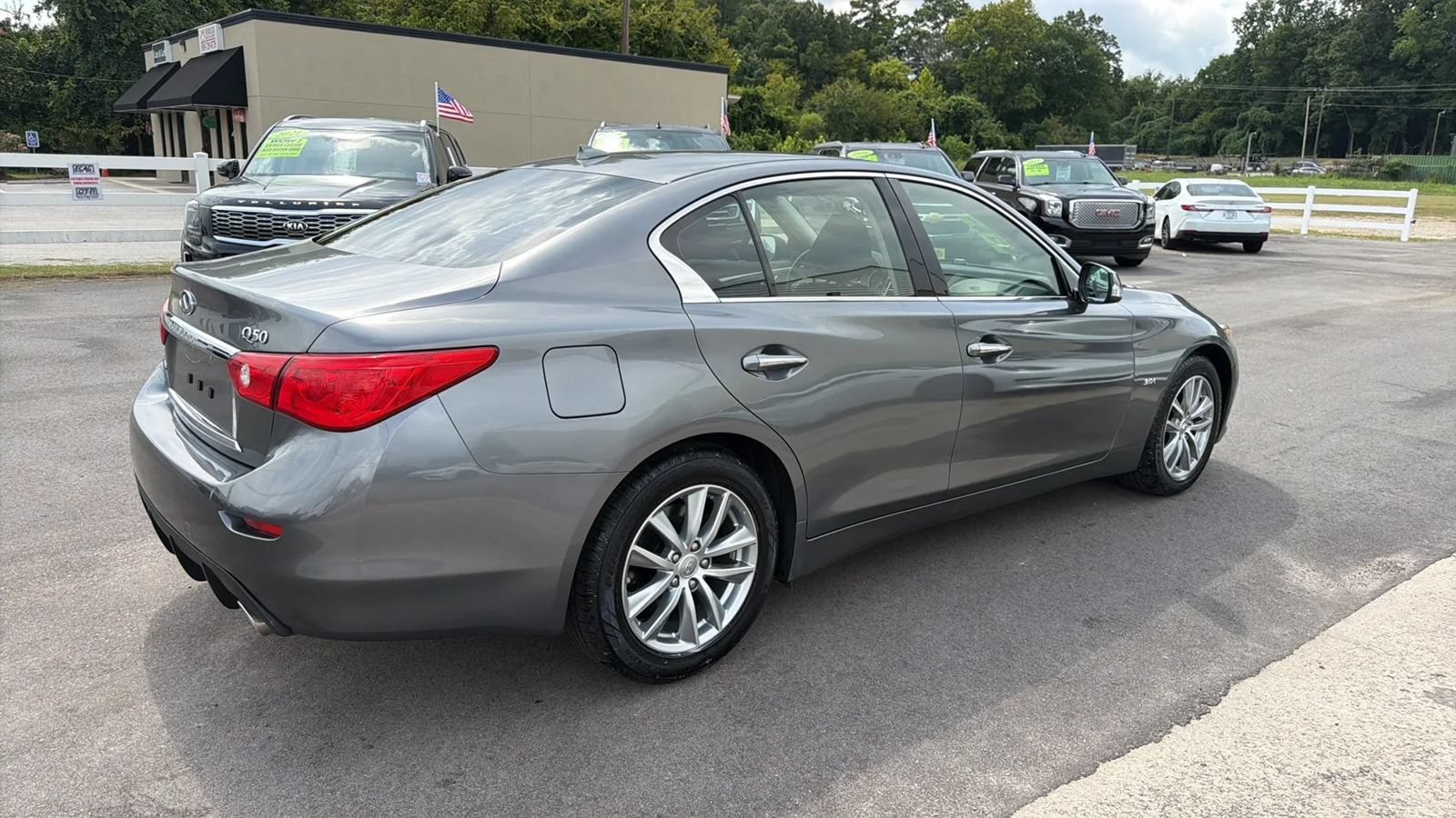 Used 2017 INFINITI Q50 3.0t Premium AWD/4WD image 5