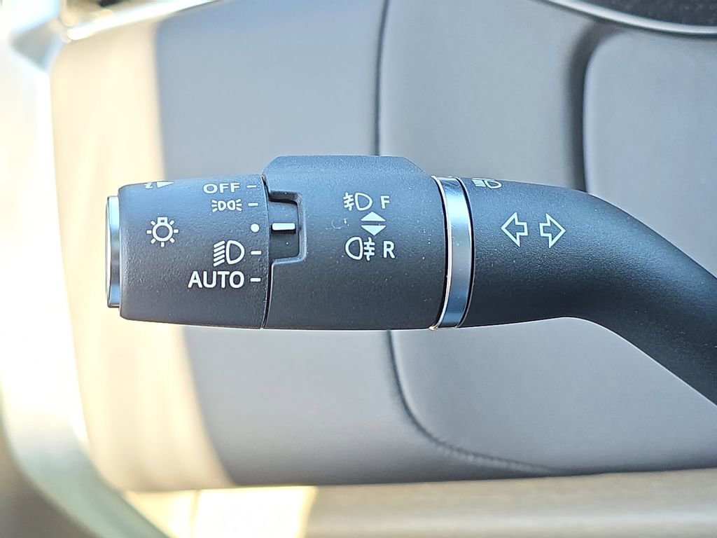 New 2026 Land Rover Range Rover SV image 27