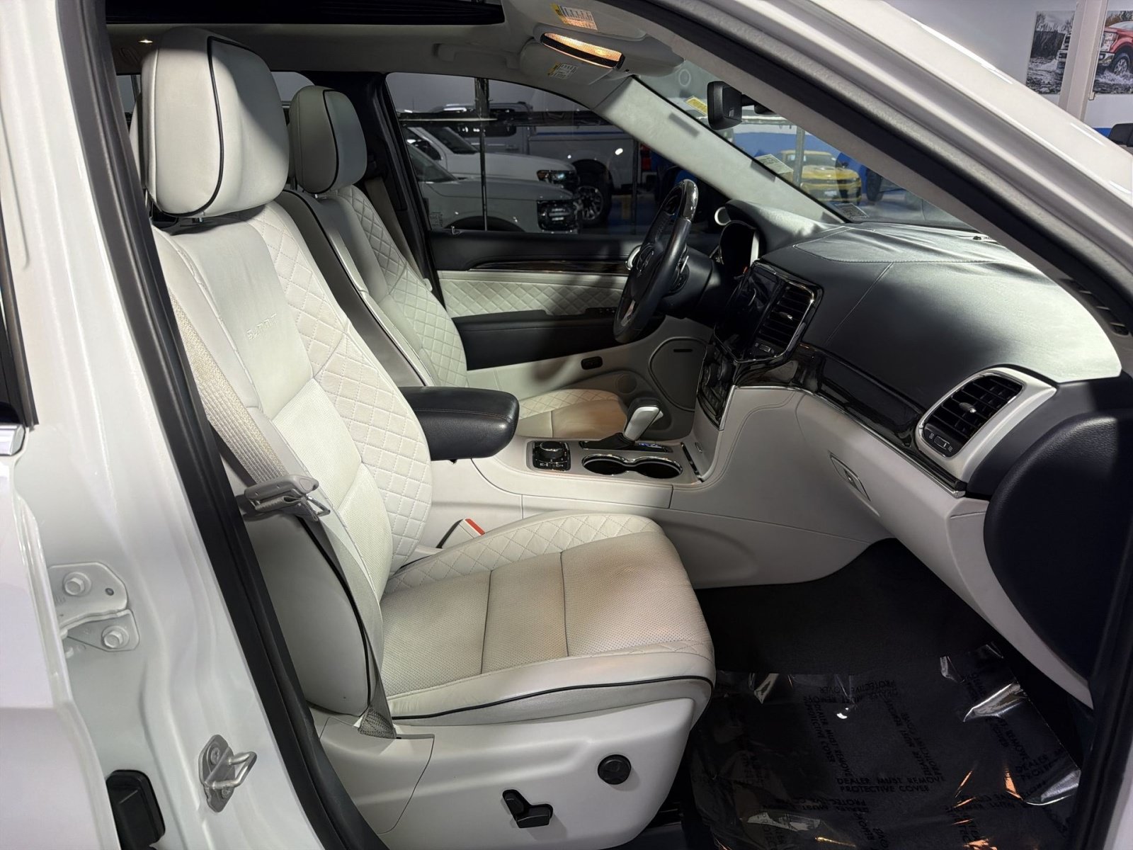 Used 2020 Jeep Grand Cherokee Summit AWD/4WD image 27