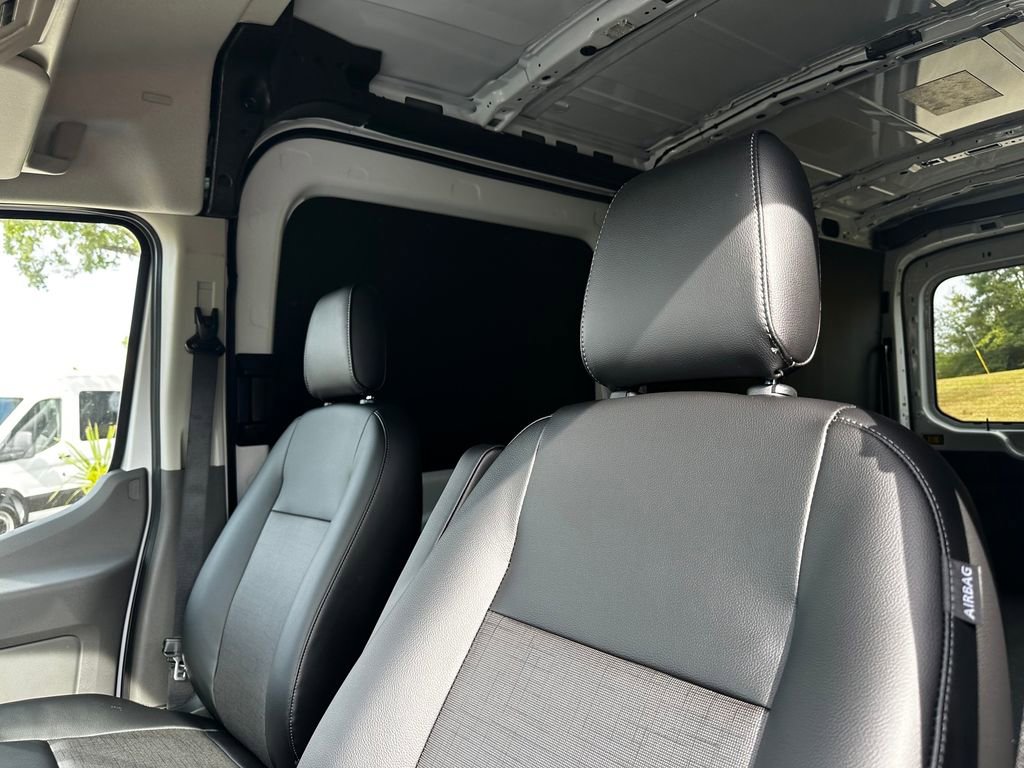 New 2026 Ford Transit 250 148 Medium Roof w/ Load Area Protection Package image 26