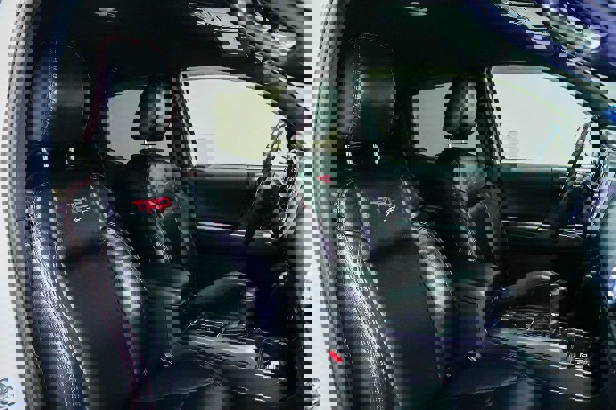 Used 2018 Toyota Tacoma TRD Sport w/ Technology Package image 32