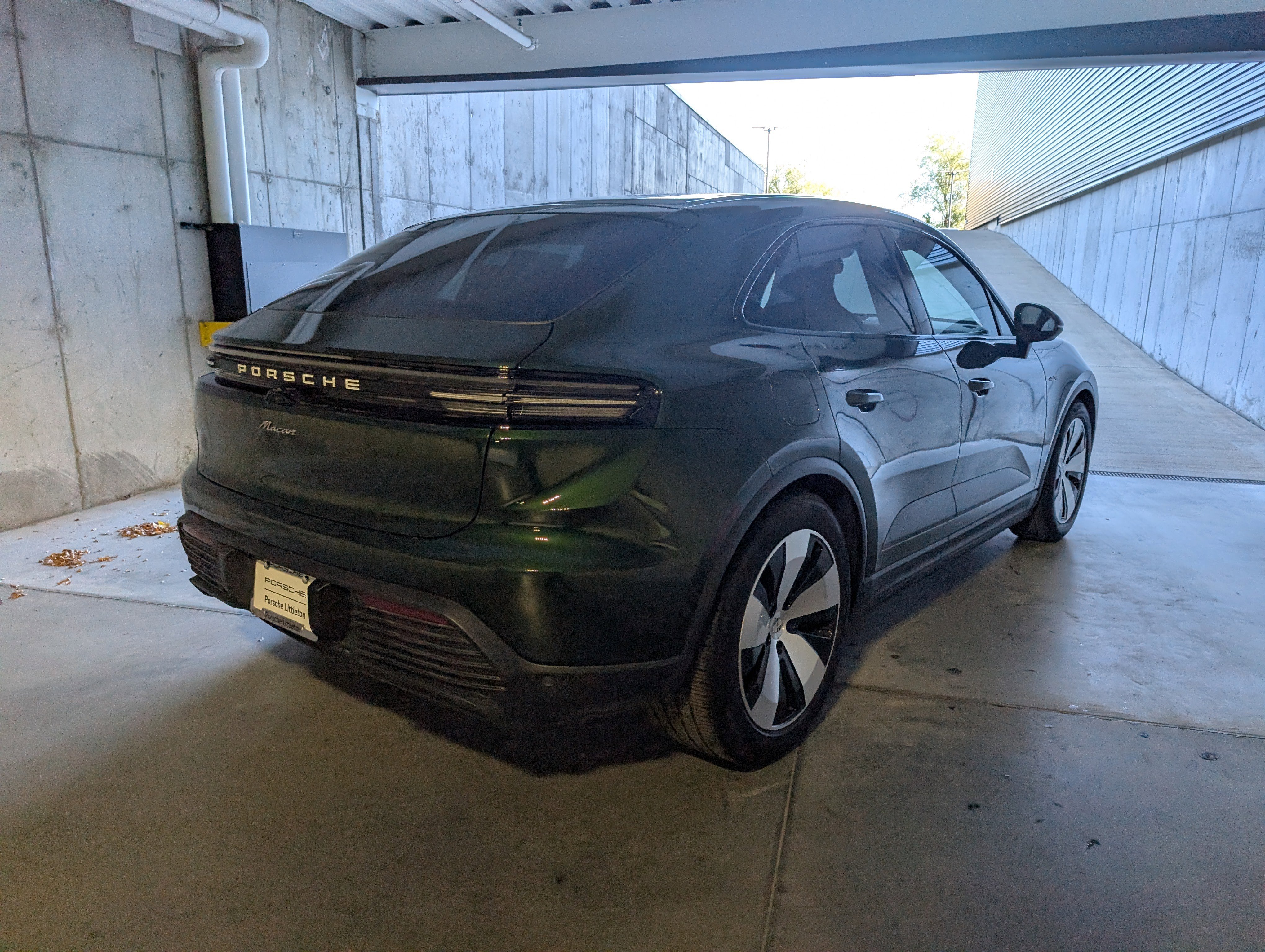 Used 2025 Porsche Macan Electric image 9