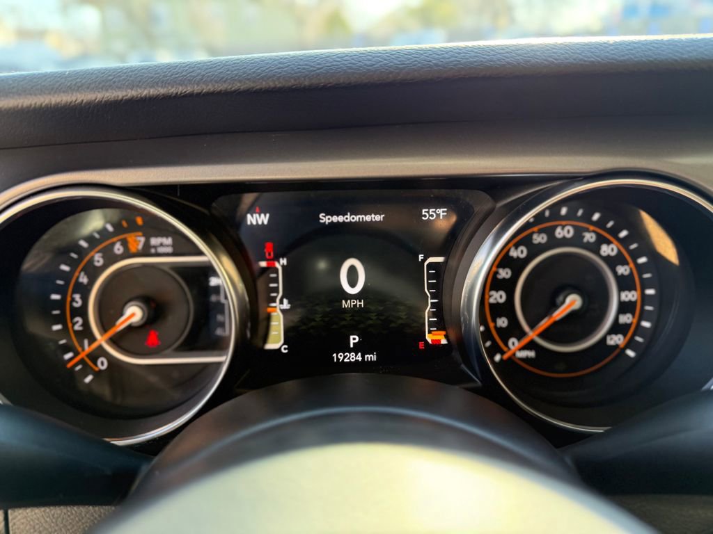 Used 2021 Jeep Gladiator Sport image 11