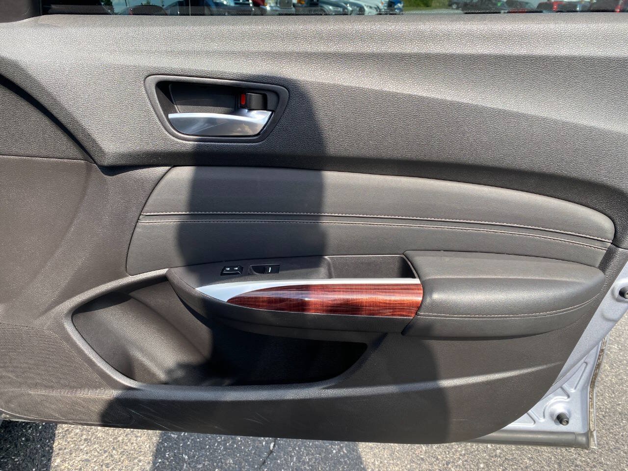 Used 2015 Acura TLX w/ Technology Package FWD image 31
