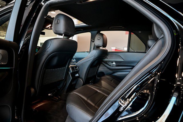 Used 2022 Mercedes-Benz GLE 350 4MATIC w/ Premium Package image 17