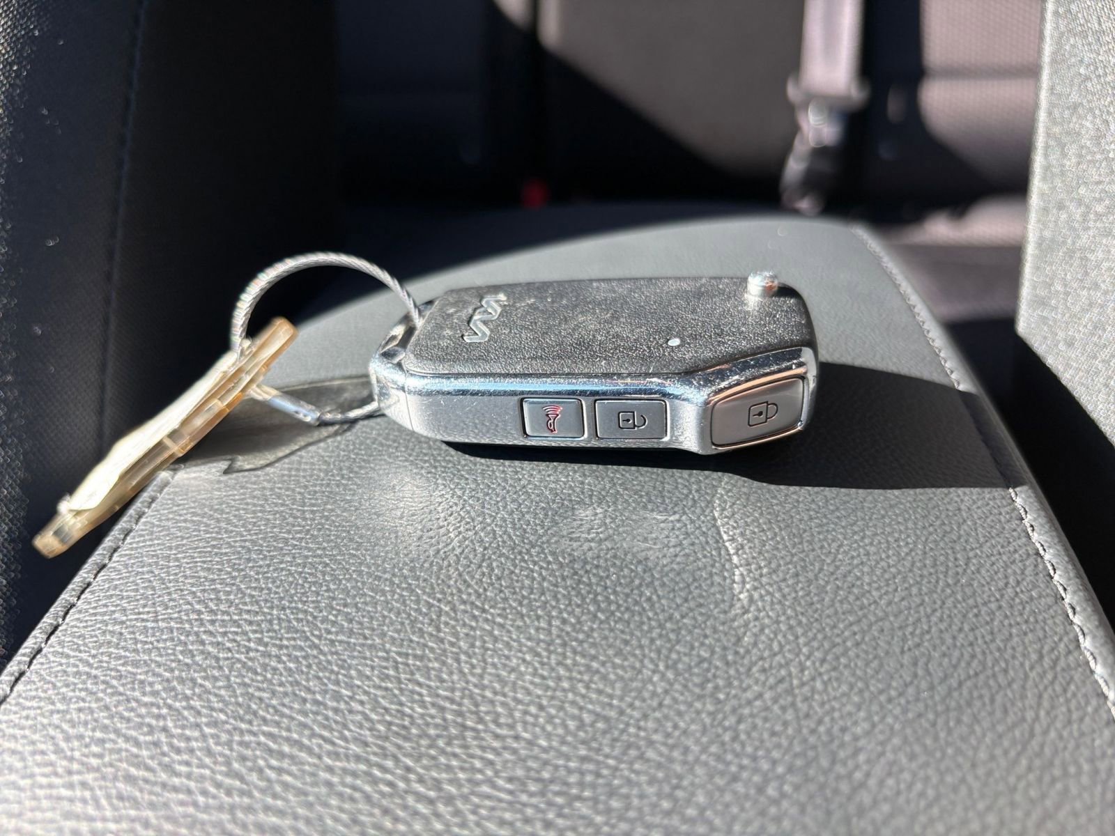 Used 2025 Kia Soul LX w/ LX Technology Package FWD image 21