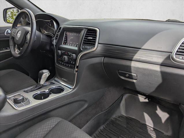 Used 2019 Jeep Grand Cherokee Laredo image 21