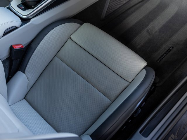 Used 2025 Porsche 911 Carrera GTS image 31