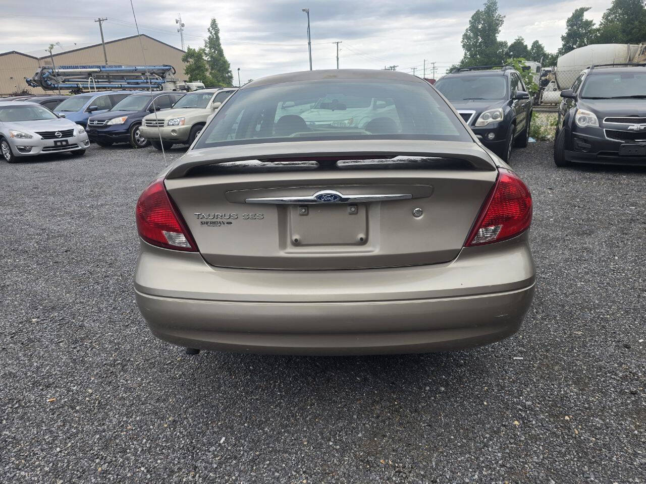 Used 2003 Ford Taurus SES FWD image 11