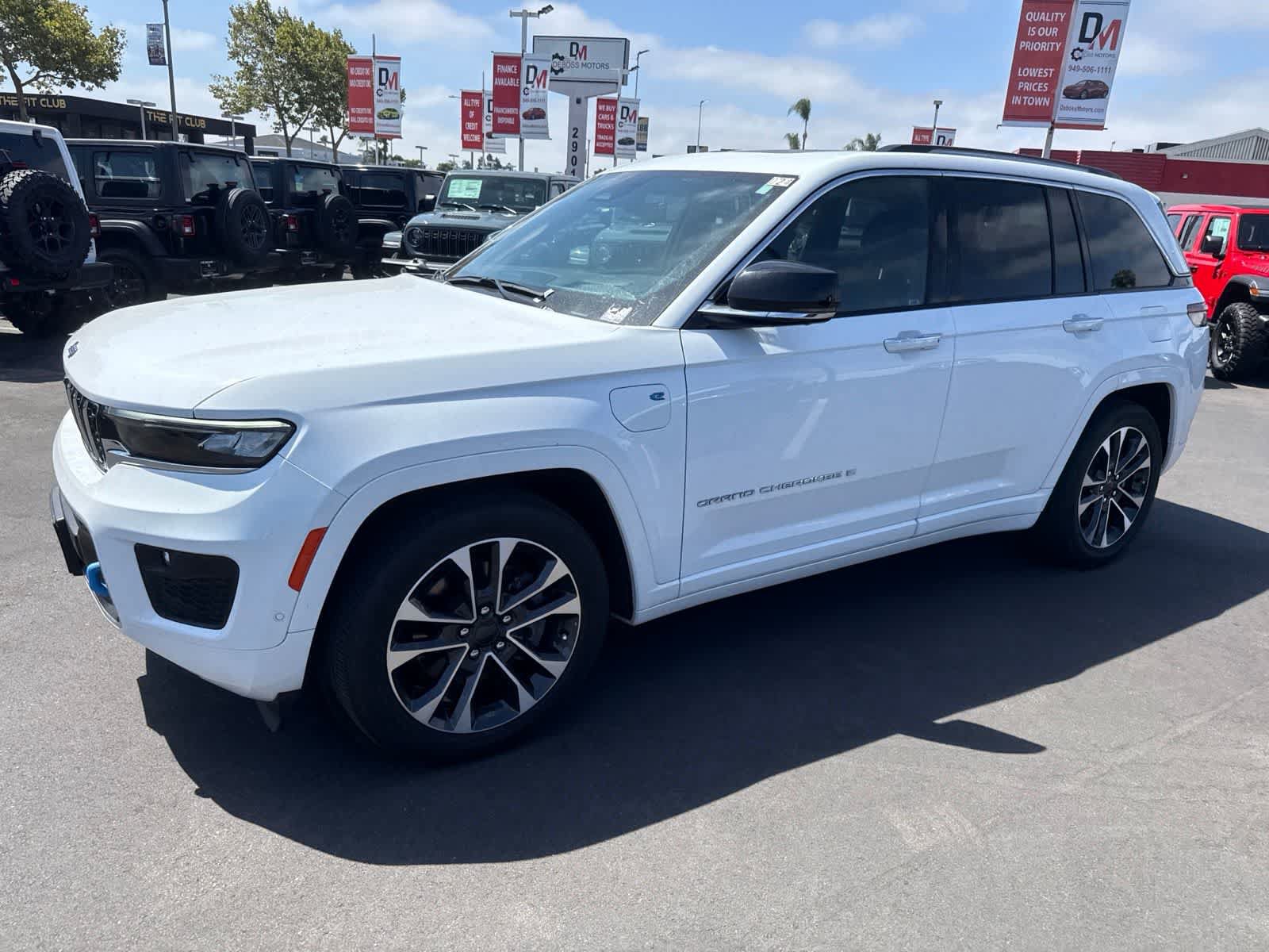 Used 2023 Jeep Grand Cherokee Overland w/ Advanced Protech Group III AWD/4WD image 25