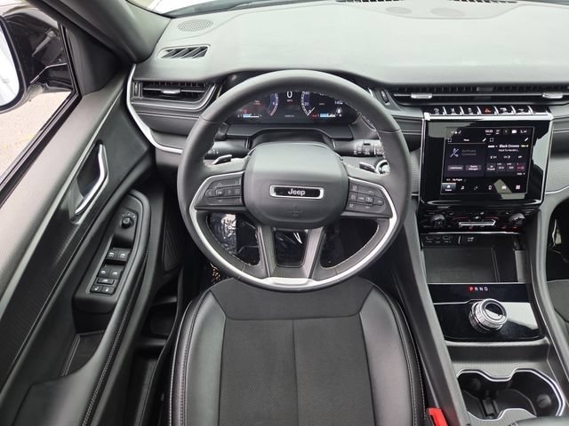 Used 2024 Jeep Grand Cherokee Altitude AWD/4WD image 4