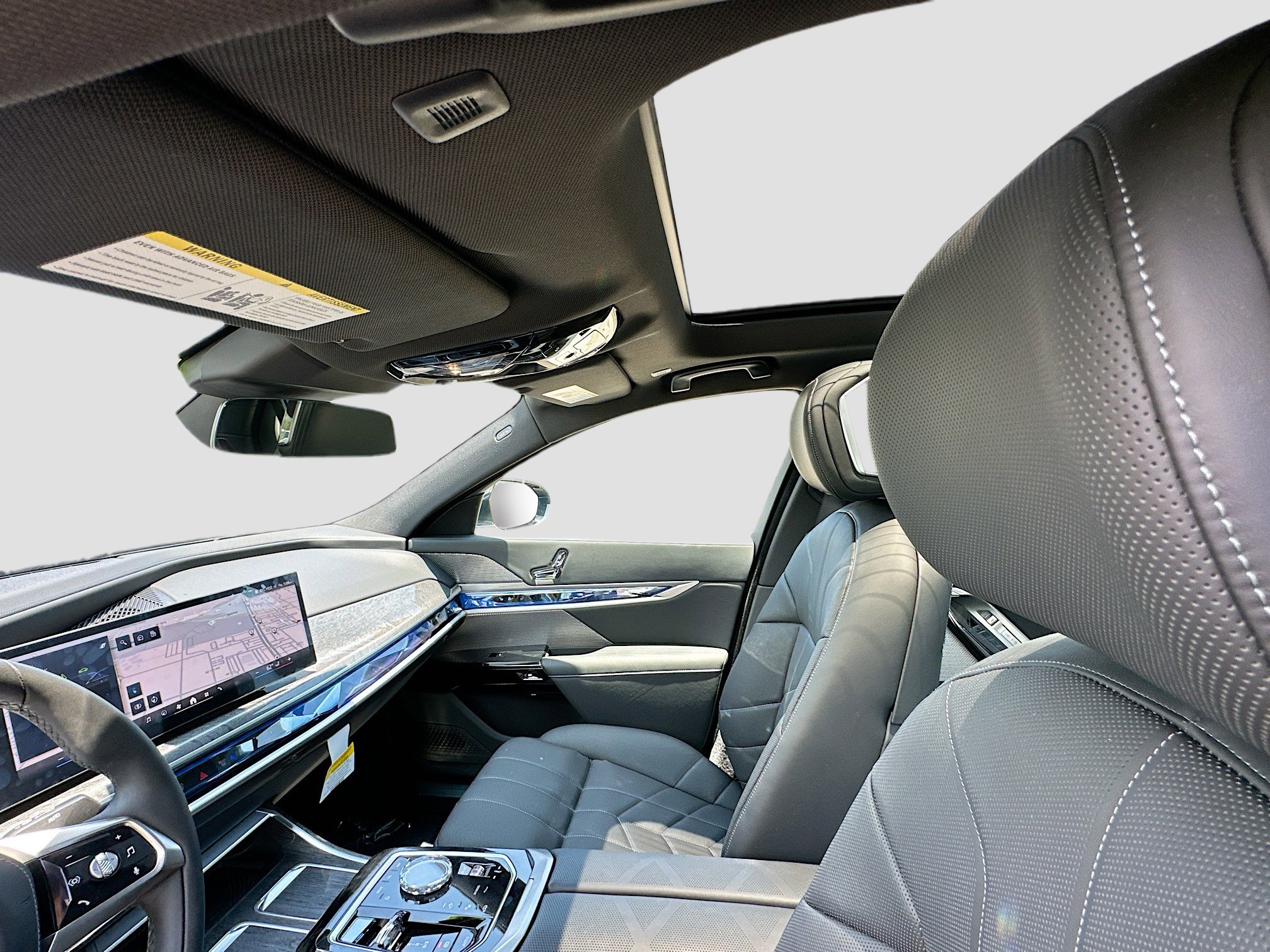 Used 2024 BMW i7 xDrive60 w/ Executive Package image 20