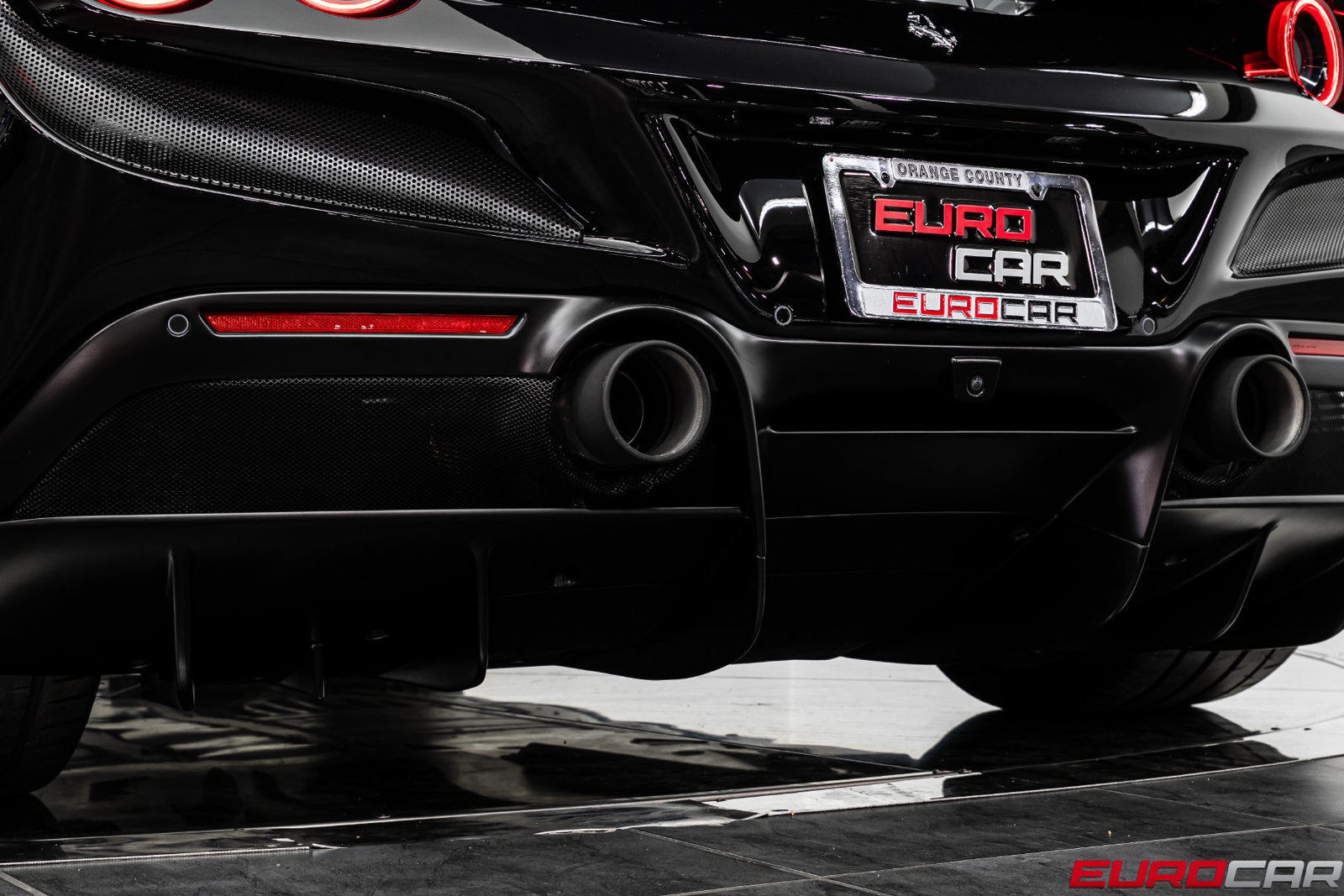 Used 2022 Ferrari F8 Tributo RWD image 23