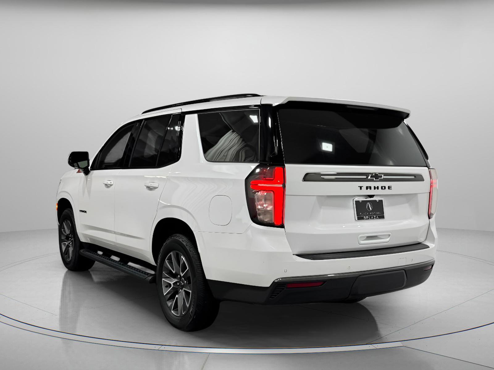 Used 2022 Chevrolet Tahoe Z71 w/ Luxury Package image 3