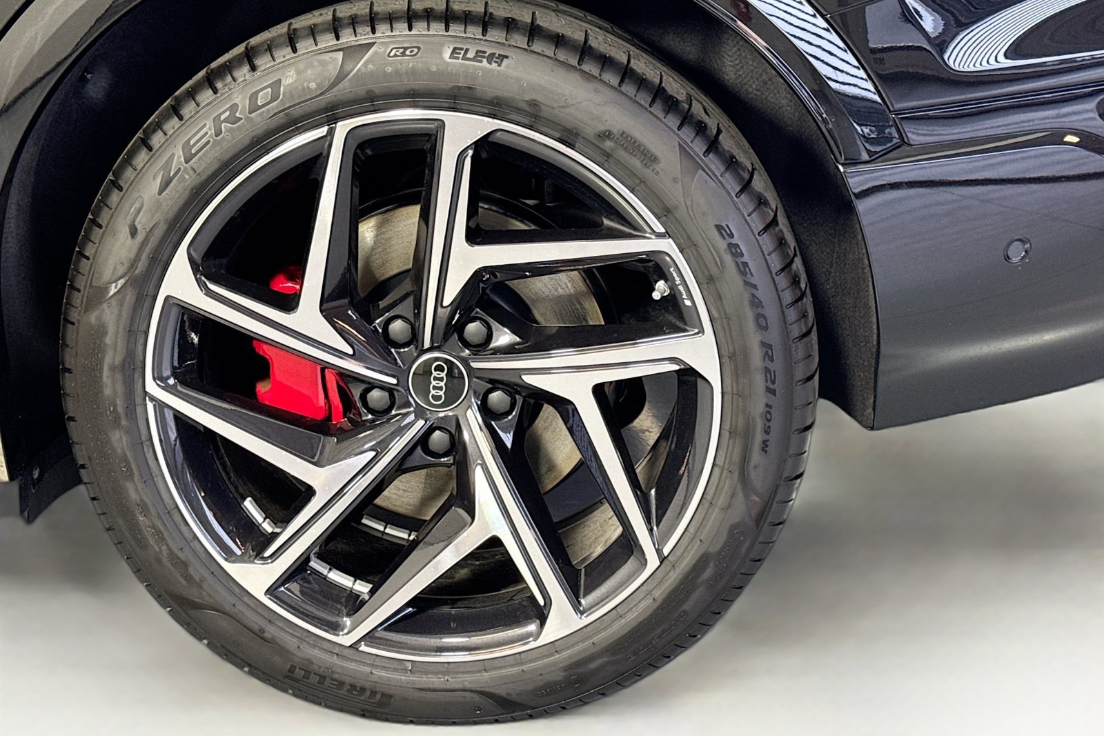 New 2027 Audi SQ6 e-tron Premium Plus AWD/4WD image 28